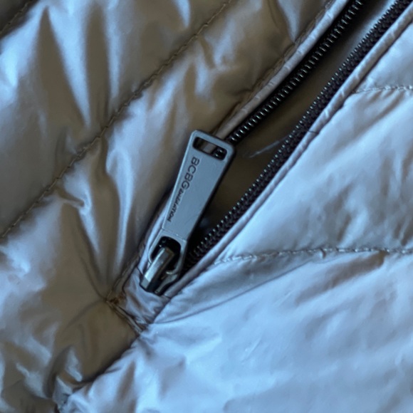 BCBG Short hooded packable down jacket, XS - Picture 7 of 12
